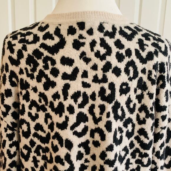 Sincerely Jules Sweater Leopard Animal Print Crew Neck Fuzzy Soft Large NEW - Picture 6 of 11